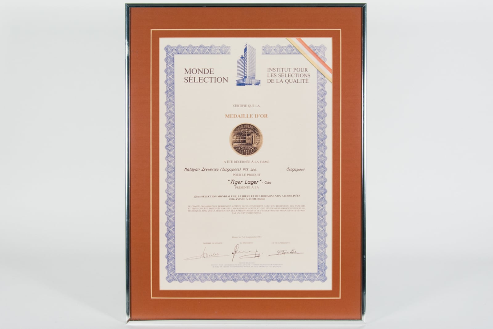 Tiger Lager (Can) Médaille d'Or, Monde Selection Certificate 1983