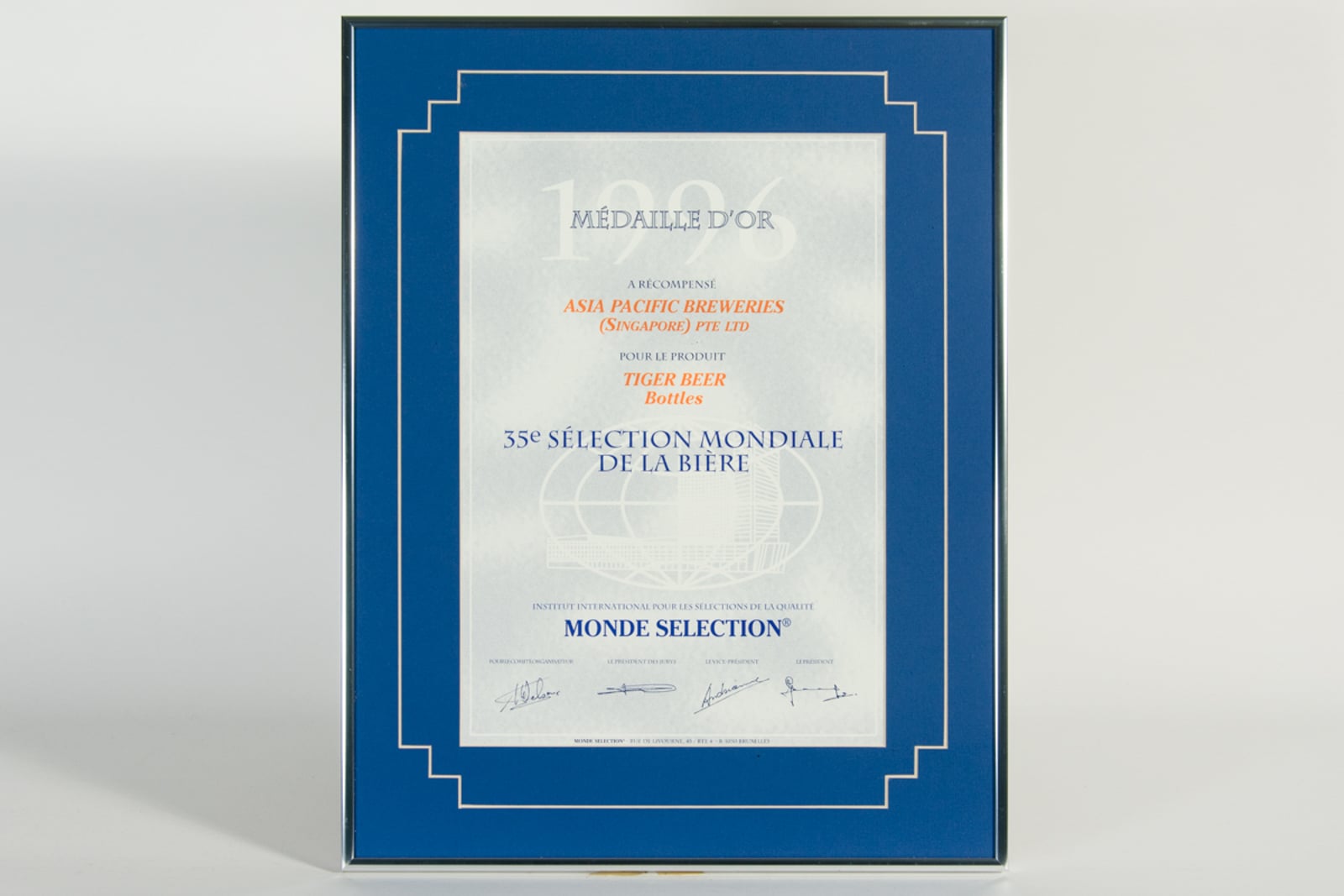 Tiger Beer (Bottles) Médaille d'Or, Monde Selection Certificate 1996