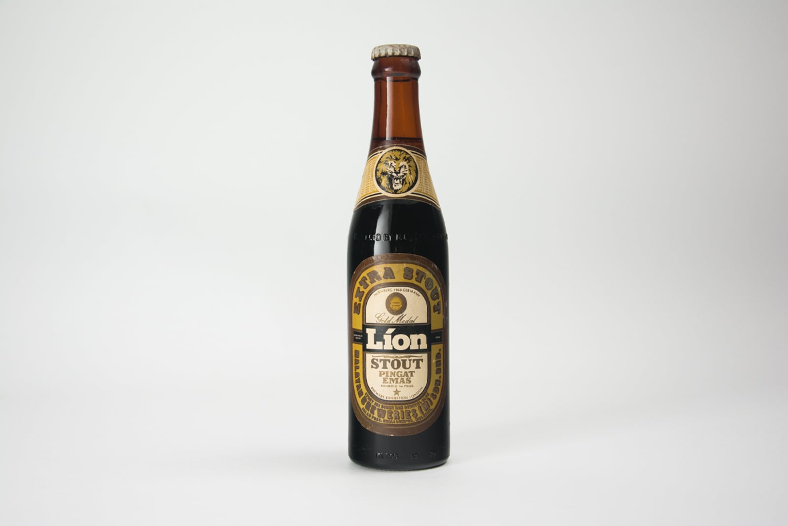 Gold Medal Lion Stout "Pingat Emas" Vintage Bottle