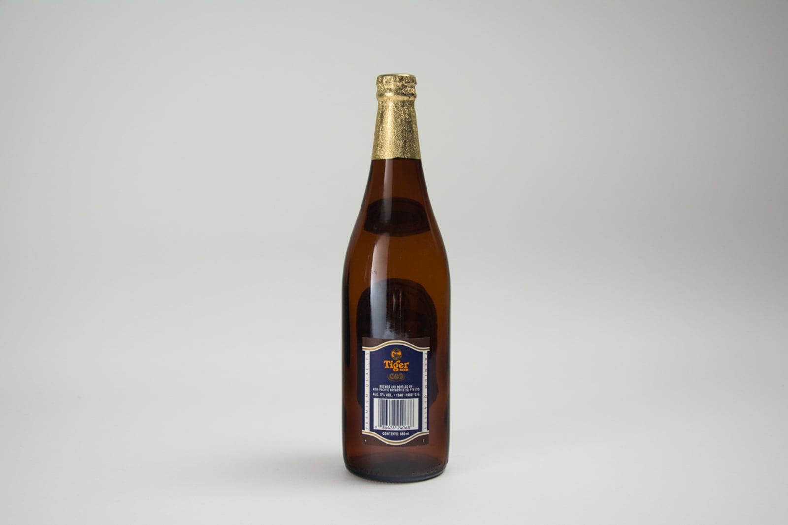 Tiger Gold Medal Lager Beer Bottle (200F), 680 ml